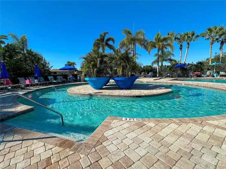 Single-family house For Sale in 7114, Quiet Creek Drive, Bradenton, Florida