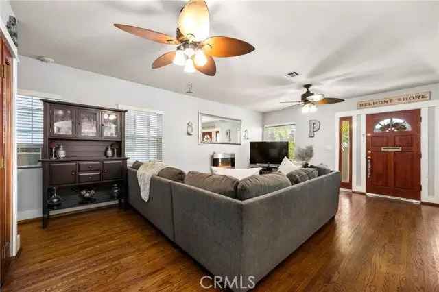 Single-family house For Sale in Long Beach, California