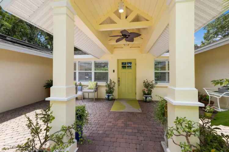 Single-family house For Sale in 1922, Field Road, Siesta Key, Florida