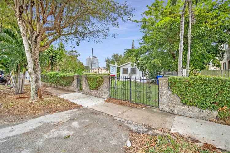 Single-family house For Sale in 1031, Southwest 29th Avenue, Miami, Florida