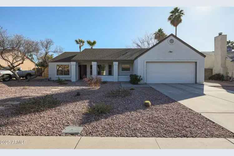 Single-family house For Sale in 1025, East Kerry Lane, Phoenix, Arizona