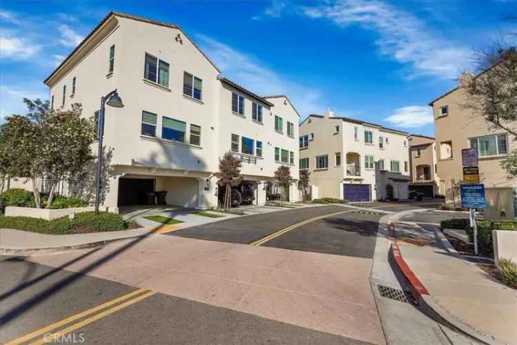 Condo For Sale in 330, Ford Road, Costa Mesa, California