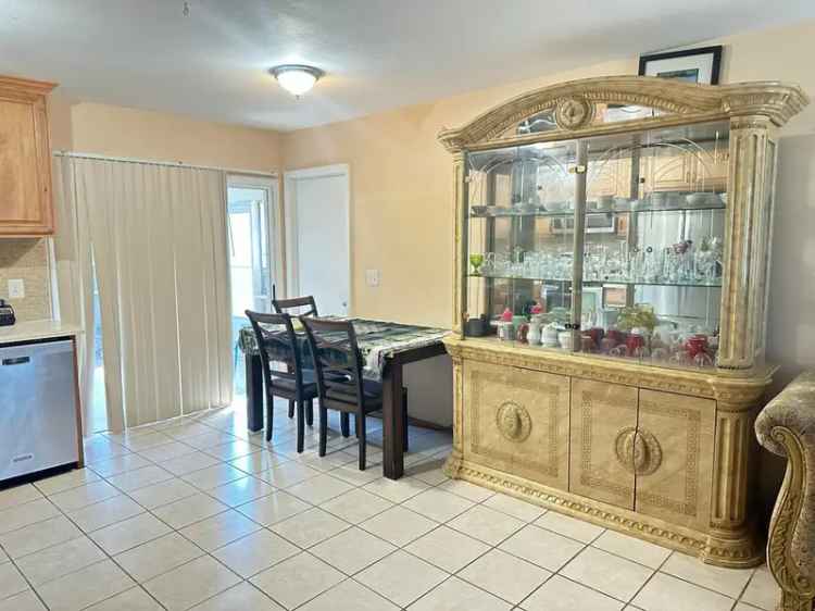 Single-family house For Sale in 3061, Southwest Blout Court, Port Saint Lucie, Florida