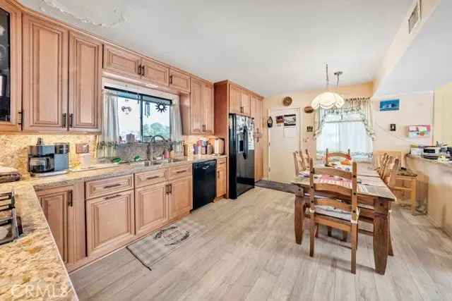 Single-family house For Sale in 20330, Superior Street, Los Angeles, California