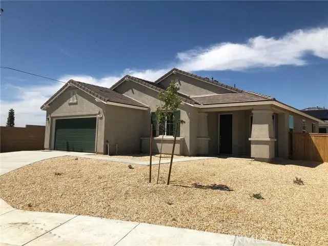 Single-family house For Sale in Rosamond, California