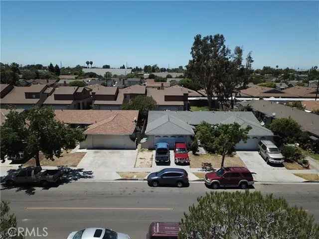 Multi-family house For Sale in 2171, Pomona Avenue, Costa Mesa, California