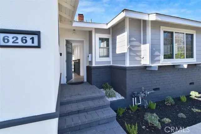 Single-family house For Sale in 6261, Tampa Avenue, Los Angeles, California