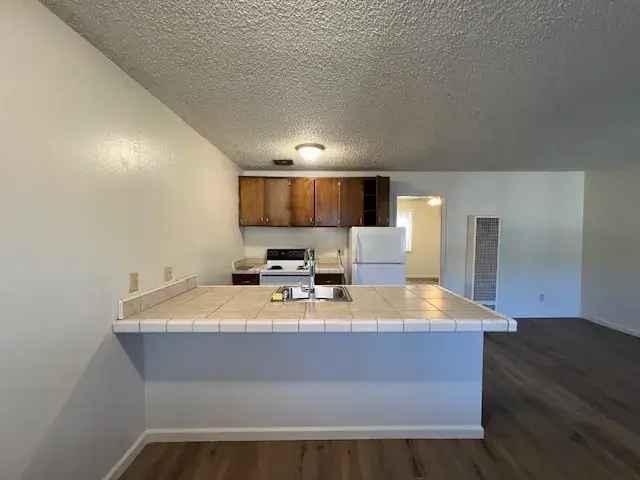 Upgraded 1 Bed 1 Bath Apartment for Rent - Free Application