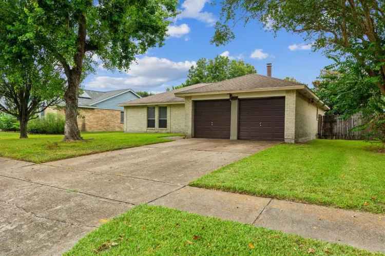 Single-family house For Sale in 7618, Breda Drive, Texas