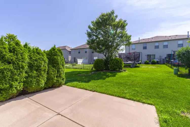 4 Bedroom Duplex in Eagle's Landing - Finished Basement