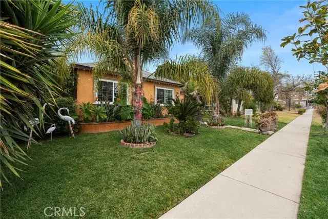 Single-family house For Sale in San Fernando, California