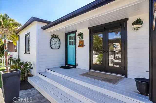 Single-family house For Sale in 324, 14th Street, Seal Beach, California