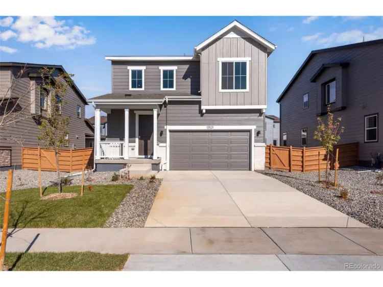 Single-family house For Sale in Commerce City, Colorado