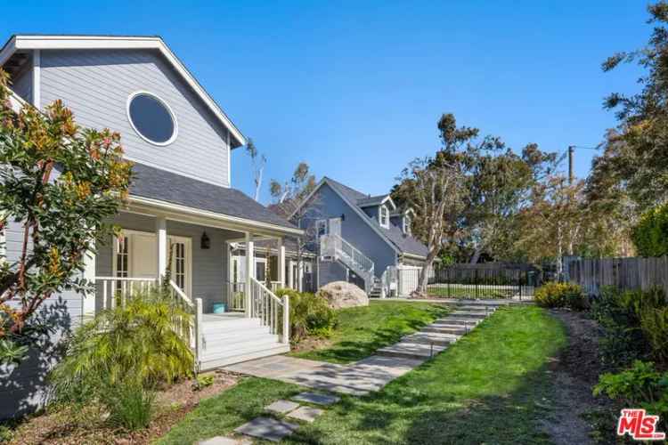 Single-family house For Sale in 6743, Fernhill Drive, Malibu, California