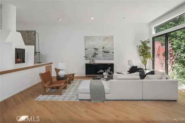 Single-family house For Sale in 9955, Westwanda Drive, Beverly Hills, California