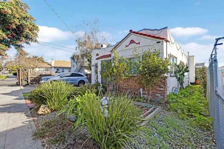 Single-family house For Sale in 2820, 22nd Avenue, Oakland, California