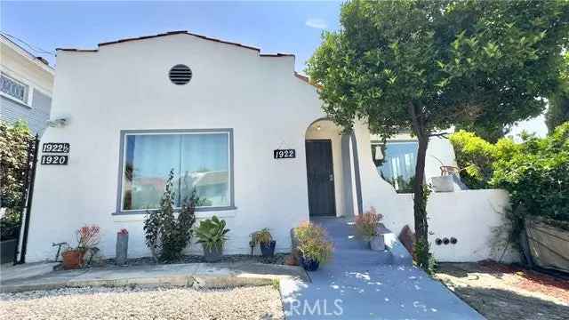 Multi-family house For Sale in 1920, Kent Street, Los Angeles, California