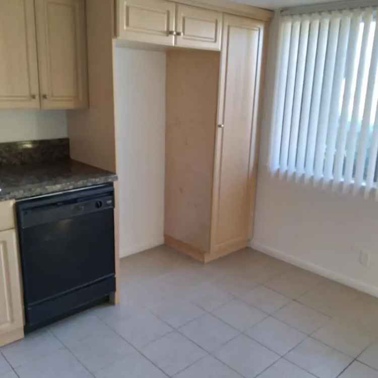 2 Bedroom 1 Bath Apartment for Rent