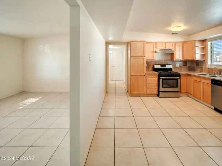 Single-family house For Sale in 1362, West King Place, Tucson, Arizona