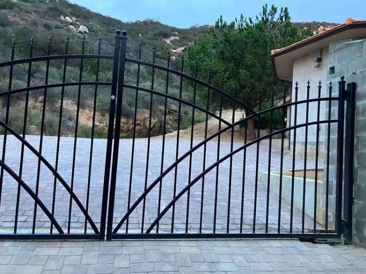 Single-family house For Sale in 1088, Deer Springs Road, San Marcos, California