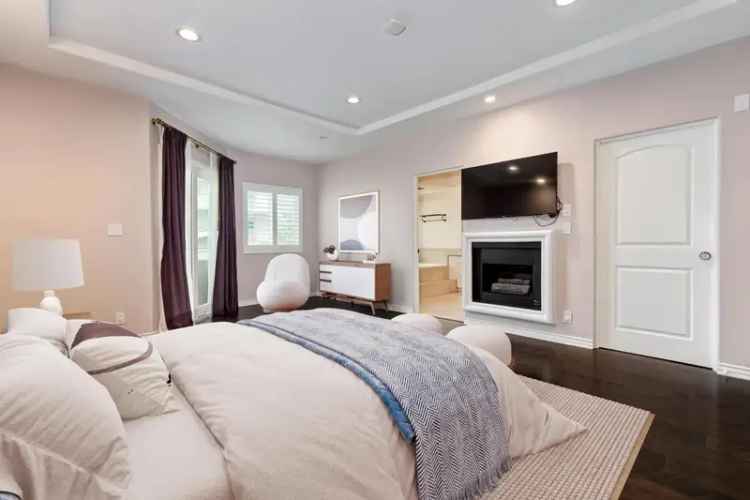 Luxury Studio City Condo - 2 Master Suites, Private Patio, Pool & Gym