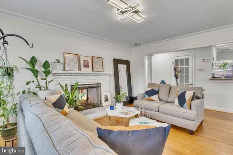 Single-family house For Sale in 2711, 14th Street Northeast, Washington, District of Columbia