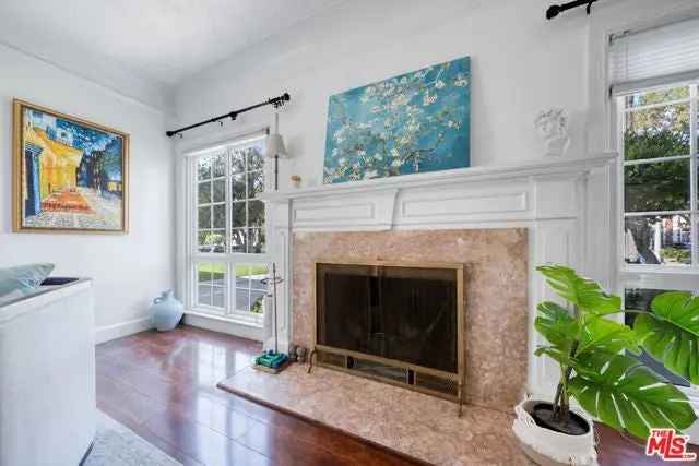 Single-family house For Sale in 1662, Wellington Road, Los Angeles, California