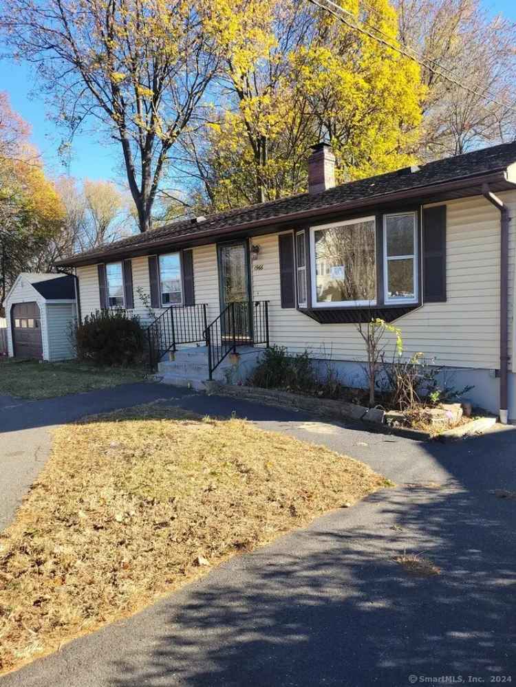 Single-family house For Sale in 1966, Main Street, East Hartford, Connecticut