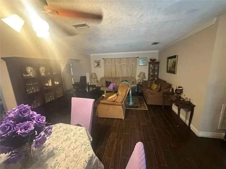 Single-family house For Sale in Orlando, Florida