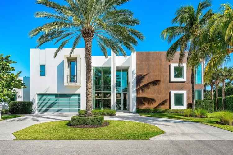 Single-family house For Sale in Ocean Ridge, Florida