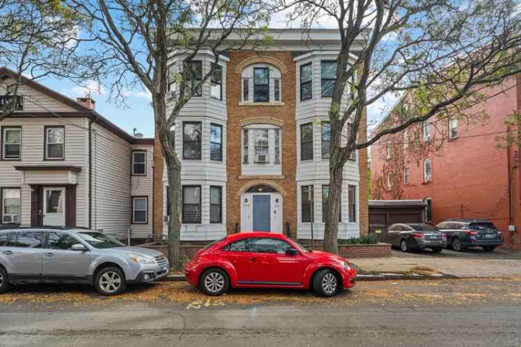 Multi-family house For Sale in 177, Chestnut Street, New Haven, Connecticut