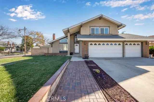 Single-family house For Sale in Anaheim, California