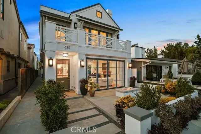 Single-family house For Sale in 615,615 1/2, Begonia Avenue, Newport Beach, California