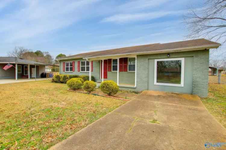 Single-family house For Sale in 810, Elizabeth Place, Hartselle, Alabama