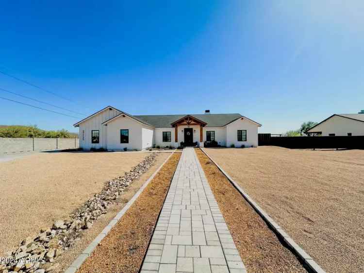 Single-family house For Sale in Phoenix, Arizona