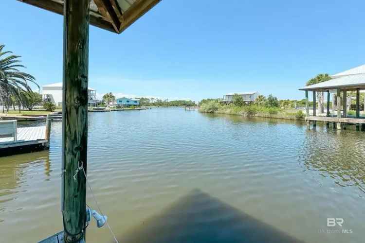 Single-family house For Sale in Gulf Shores, Alabama