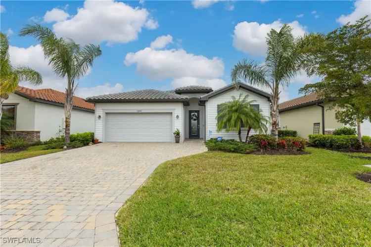 Single-family house For Sale in 11844, Arbor Trace Drive, Fort Myers, Florida