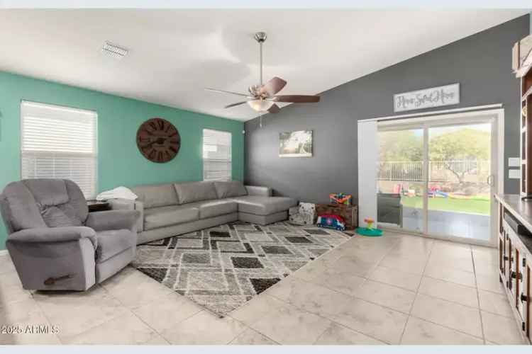 Single-family house For Sale in 800, West Lowell Drive, San Tan Valley, Arizona