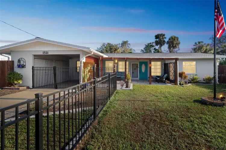 Single-family house For Sale in 1321, Groveland Avenue, Venice, Florida