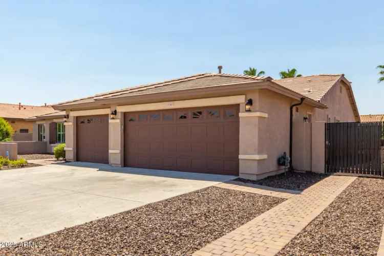 Single-family house For Sale in 17925, West Mauna Loa Lane, Surprise, Arizona