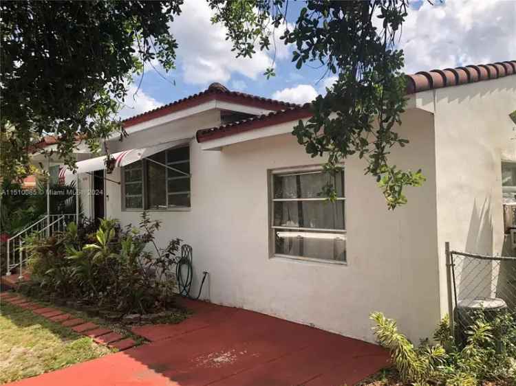 Single-family house For Sale in 1256, Northeast 149th Street, North Miami, Florida