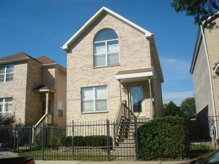 Single-family house For Sale in 6516, South Harvard Avenue, Chicago, Illinois