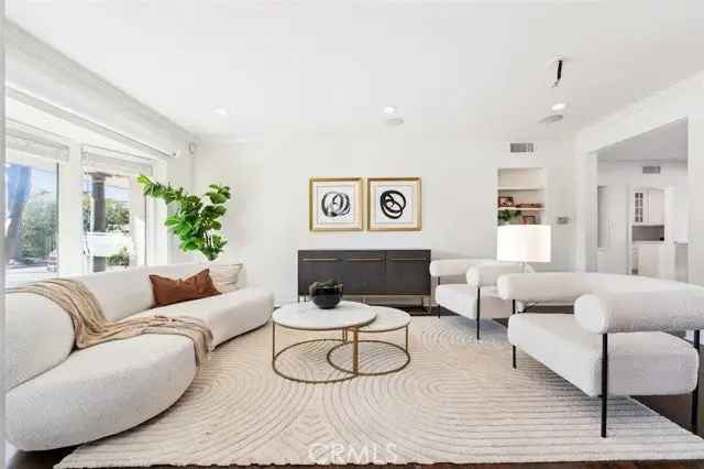 Single-family house For Sale in 10525, Woodbridge Street, Los Angeles, California