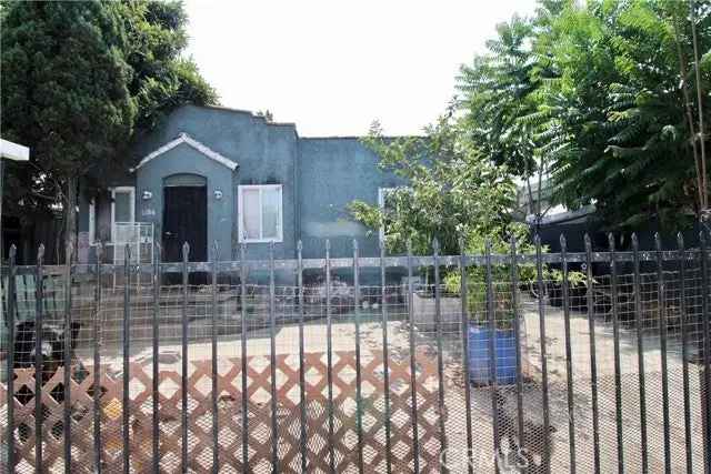 Single-family house For Sale in Firestone Park, California