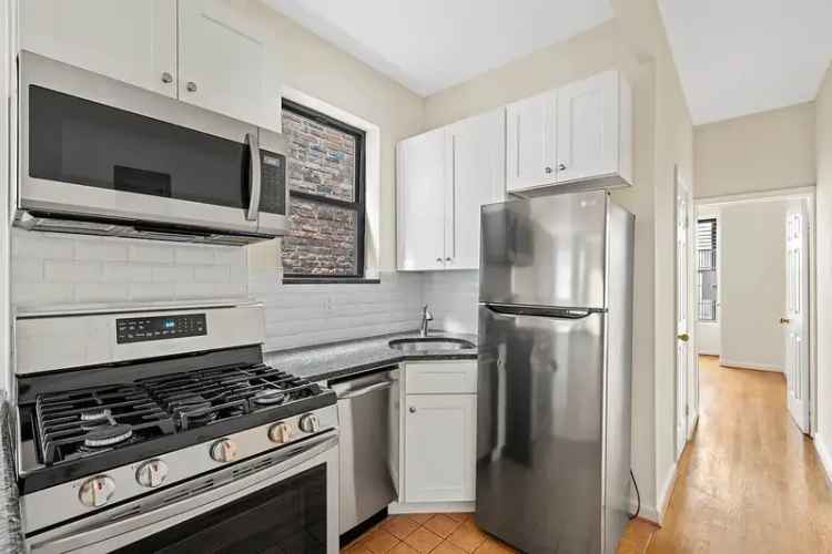 Upper East Side 2-Bedroom Apartment with Home Office