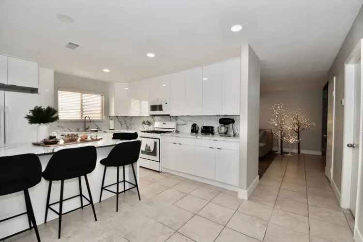 Spacious Summerlin Home for Rent - Modern Kitchen & Large Backyard