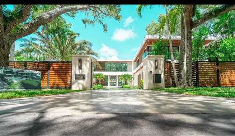 Single-family house For Sale in 2910, Emathla Street, Miami, Florida