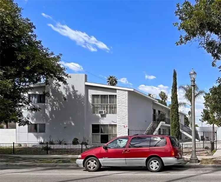 Multi-family house For Sale in 601, East Sycamore Street, Anaheim, California