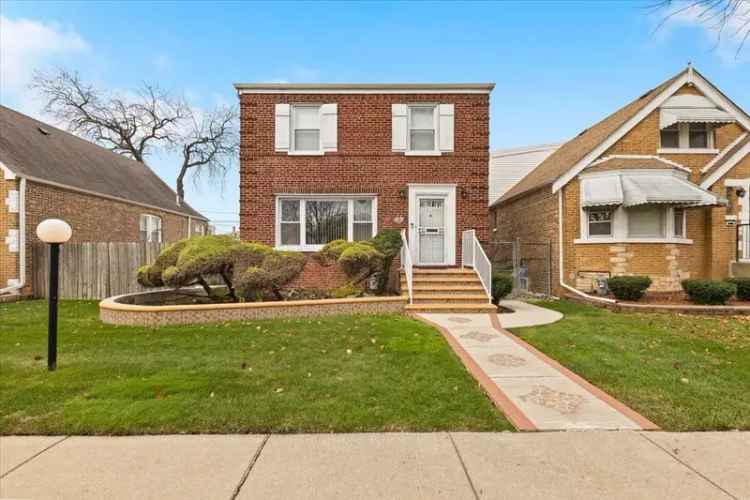 Single-family house For Sale in 9818, South Calumet Avenue, Chicago, Illinois