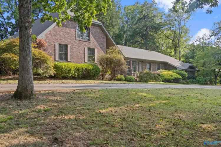 Single-family house For Sale in Huntsville, Alabama